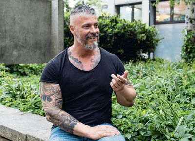 Für Alexander Grohs war sein Vater ein wichtiges Vorbild: Er wechselte vom LKW-Fahrer in die Altenpflege.