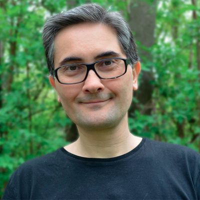 Sertan Batur begleitet Burschen, die eine Anzeige stellen, durch das Strafverfahren.