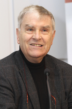 Download von www.picturedesk.com am 21.05.2019 (11:25). 
Anton Pelinka - Politologe anl?sslich einer Pressekonferenz zur Volksbefragung zum Thema Berufsheer am 09.01.2013 im Presseclub Concordia in Wien - 20130408_PD1342